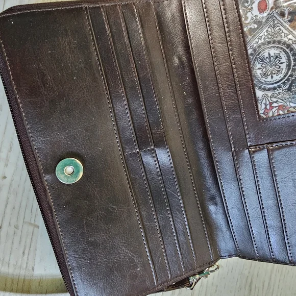 Elegant Brown Leather Women's Purse Clutch Organizer - Picture 8 of 16